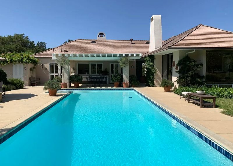 Apartments (18 Units) - Santa Barbara, CA